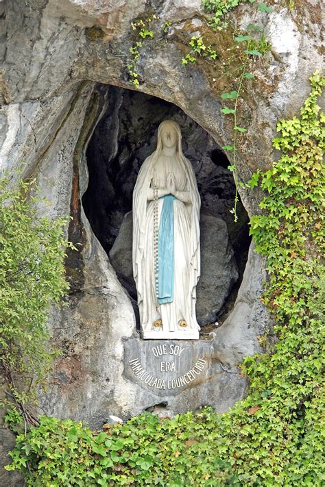 santuario madonna di lourdes.